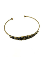Load image into Gallery viewer, Bronze Tone Leaf Cuff Bracelet
