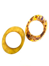Load image into Gallery viewer, Chunky Tortoise Shell and Matching Bangles
